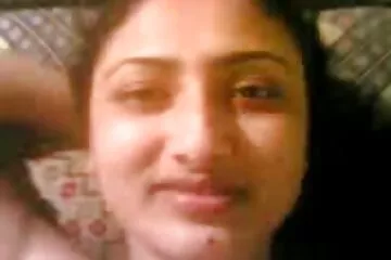 बाथरूम में एक सैनिक के साथ बड़े स्तन रूसी सेक्सी बीएफ मूवी लड़की कमबख्त ।