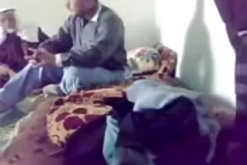 चुंबन पर हिंदी सेक्सी बीएफ मूवी एक औरत और गुदा में कमिंग