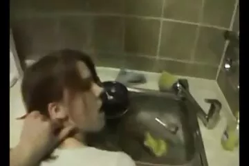 होम वीडियो: बीएफ मूवी सेक्सी एक गहरे गले के साथ धूम्रपान