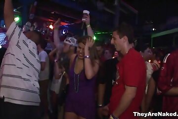 सार्वजनिक